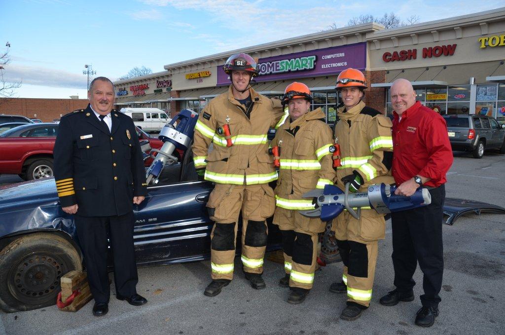 Firehouse Subs Donates Rescue Equipment to CFD