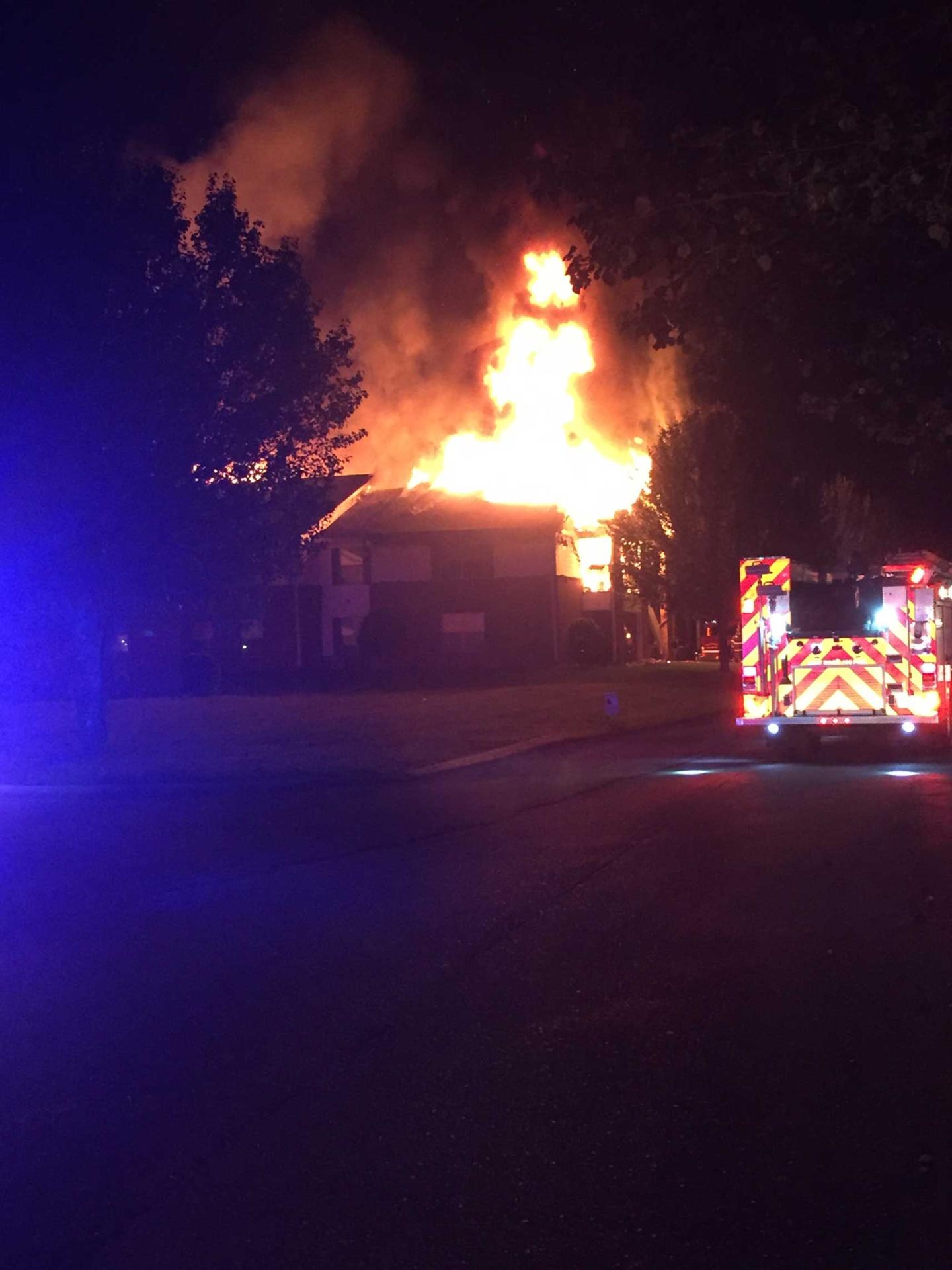 Firefighters Battle 2-Alarm Apartment Buildning Fire