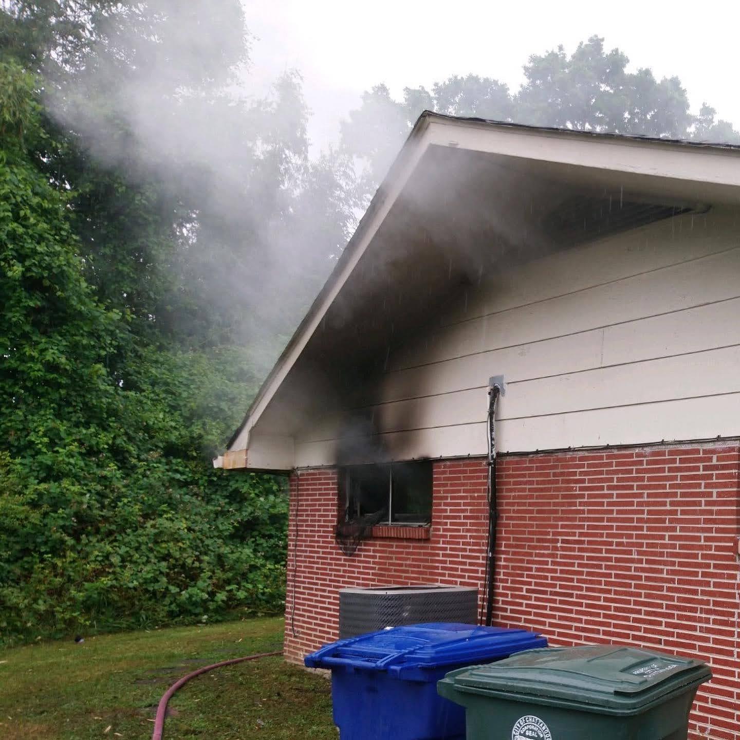 Firefighters get duplex fire out in minutes