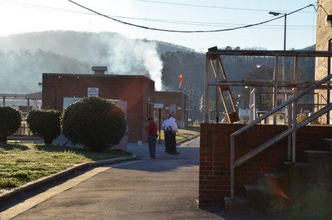 Firefighters Stop Chlorine Leak at Treatment Plant