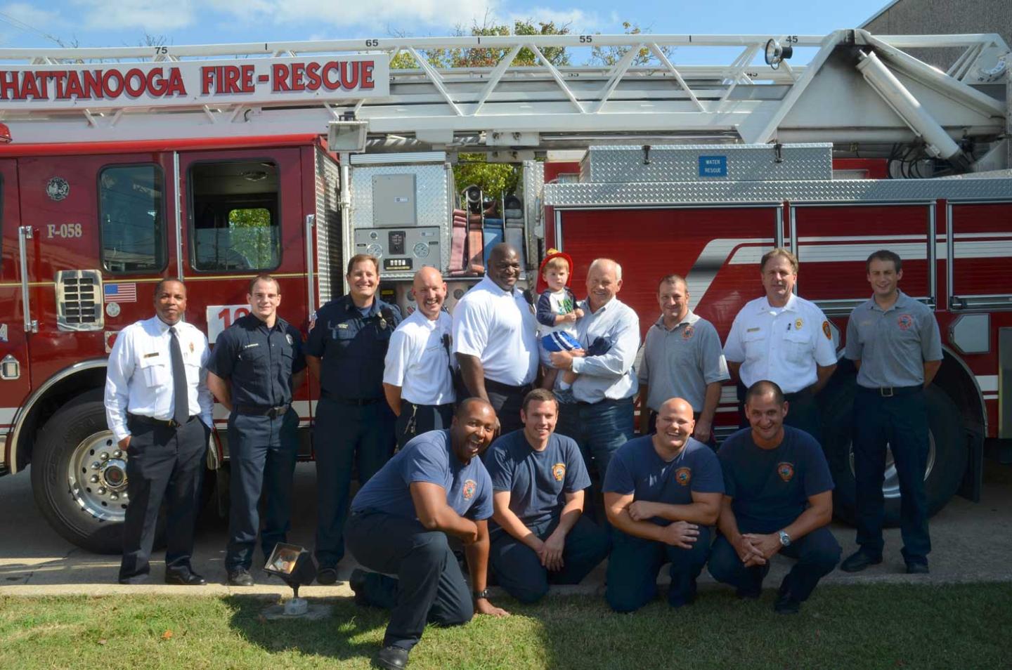 Former UT Coach Phillip Fulmer Visits Chattanooga Fire Station