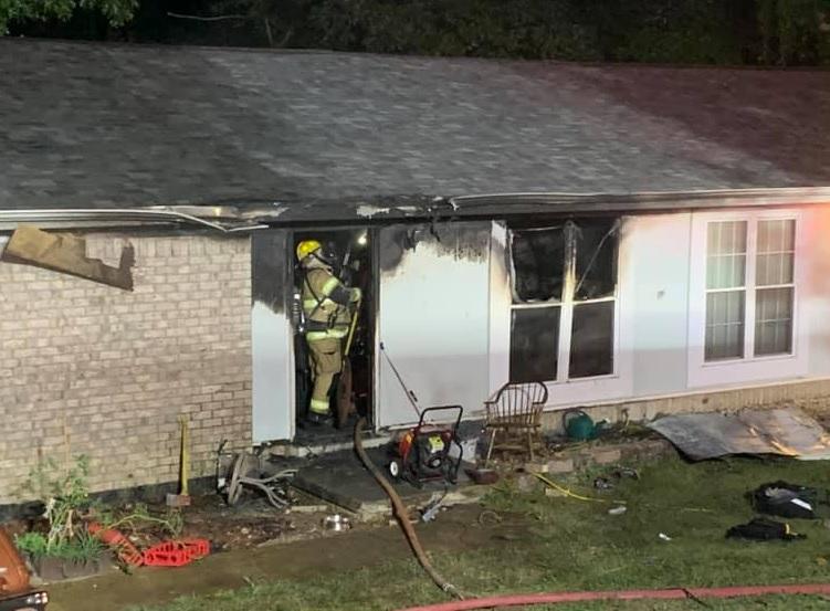 Man pulled from Hixson duplex fire