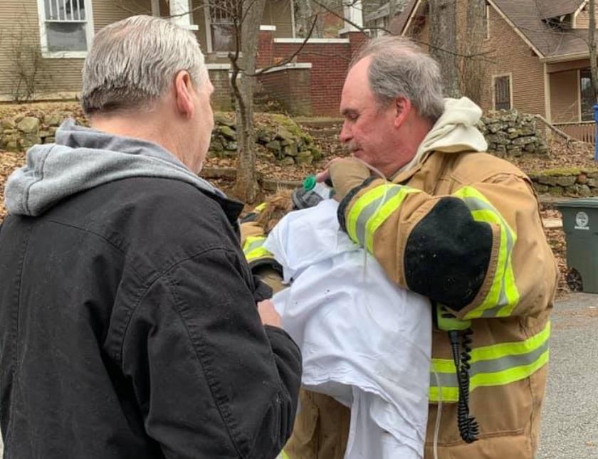 Several pets lost, one rescued in Alabama Avenue blaze