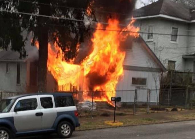 Several pets lost, one rescued in Alabama Avenue blaze