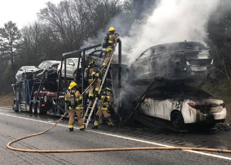 Truck driver, dog not injured in I-24 blaze